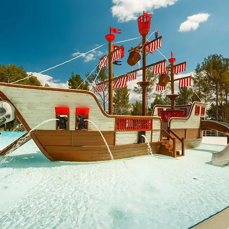 2 Bedroom Awesome Stacaravan In Vabriga Campsite