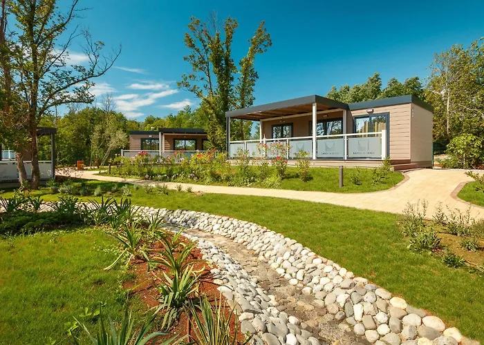 2 Bedroom Awesome Stacaravan In Vabriga 5* Porec