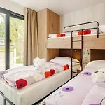 2 Bedroom Cozy Stacaravan In Vabriga Poreč