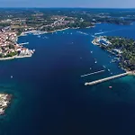 Camping 2 Bedroom Awesome Stacaravan In Vabriga Poreč