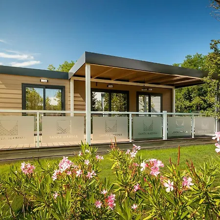 2 Bedroom Cozy Stacaravan In Vabriga 5* Poreč