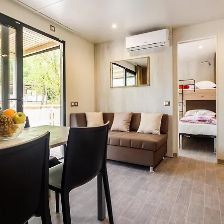 Nice Stacaravan In Vabriga With Wifi Campingplatz