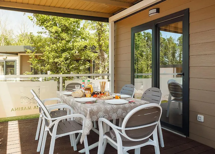 Кемпинг 2 Bedroom Awesome Stacaravan In Vabriga