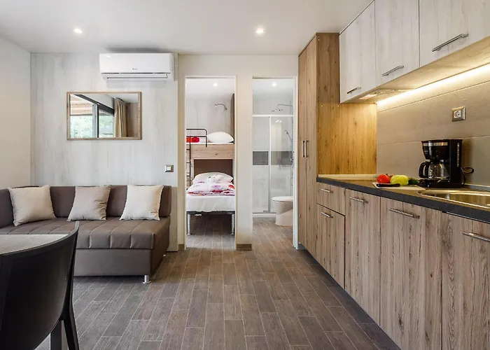 2 Bedroom Awesome Stacaravan In Vabriga 5* Poreč