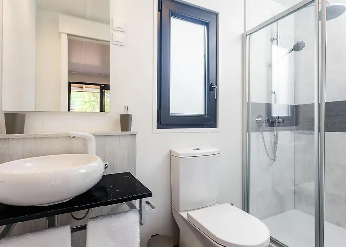 Kemping 2 Bedroom Awesome Stacaravan In Vabriga