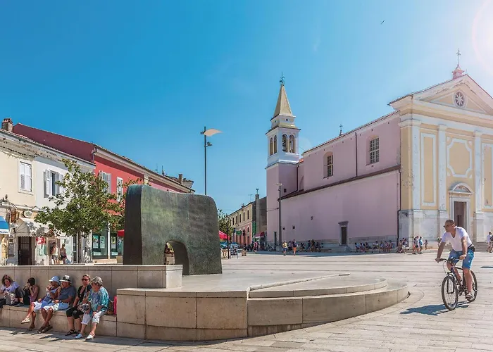 2 Bedroom Awesome Stacaravan In Vabriga 5*