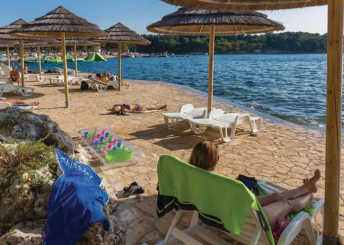 2 Bedroom Awesome Stacaravan In Vabriga Кемпинг