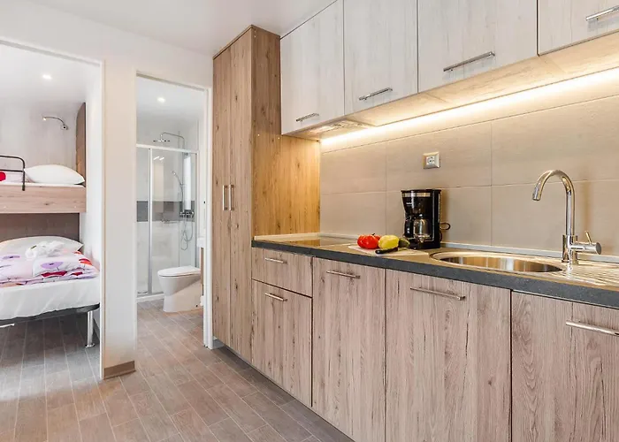 2 Bedroom Awesome Stacaravan In Vabriga